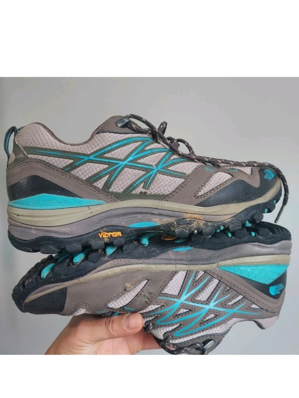 END 30-APR | Women Northface Hiking Shoes - Picture 2 of 7